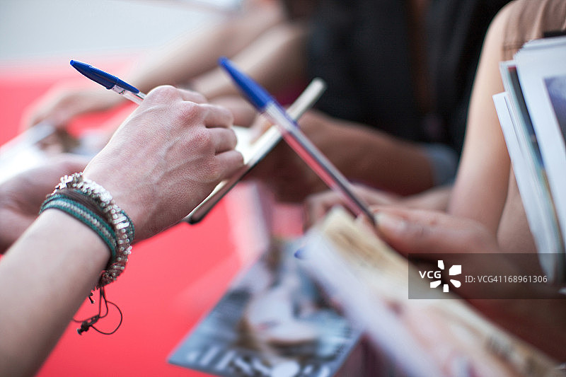 粉丝索要签名图片素材