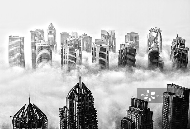 云雾笼罩城市图片素材