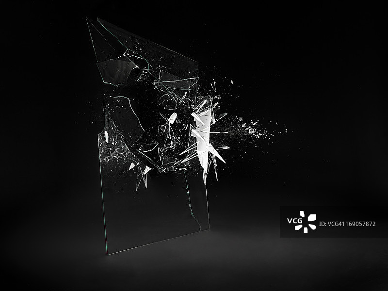 玻璃破碎效果图片素材