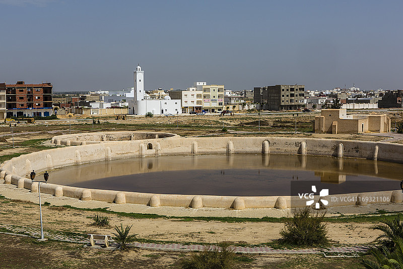 艾格莱卜水池图片素材