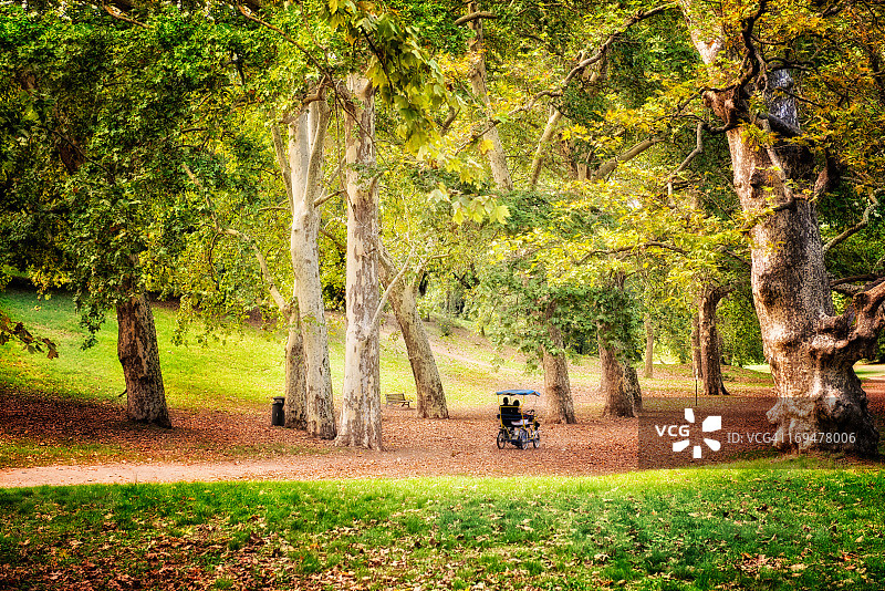 迷失自我图片素材