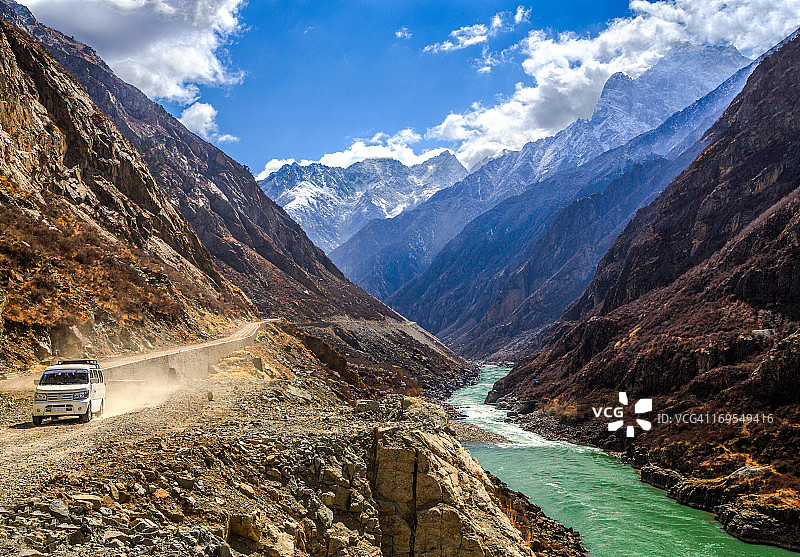 西藏山南雅鲁藏布江图片素材