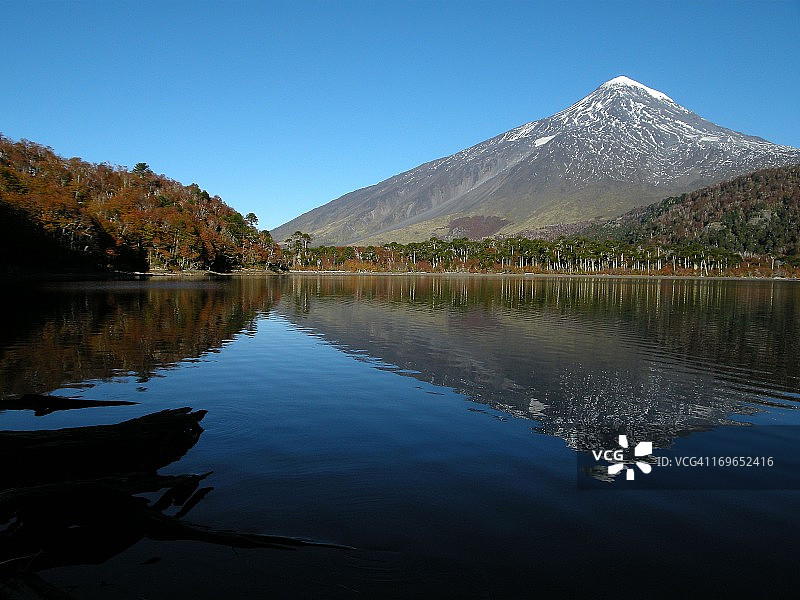 拉古纳惠尼富卡和拉宁火山图片素材
