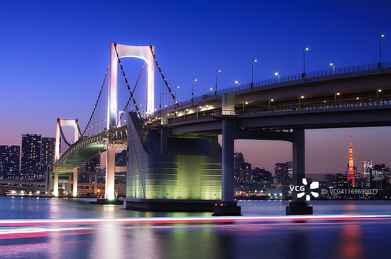 彩虹桥和东京塔图片素材