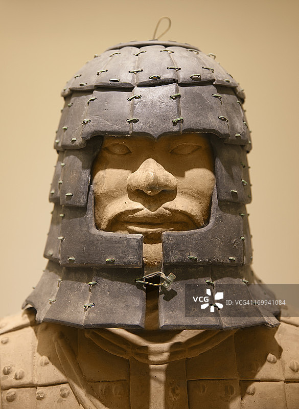 西安兵马俑的石头头盔图片素材