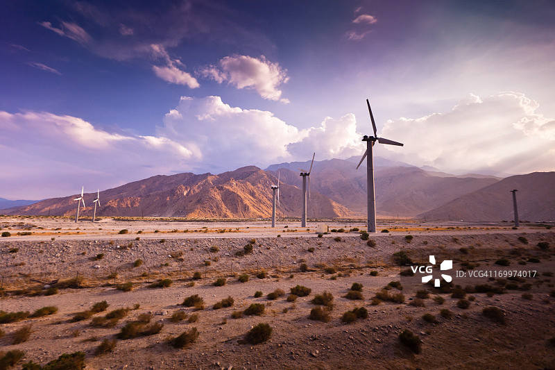 加利福尼亚州棕榈泉的风力发电场图片素材