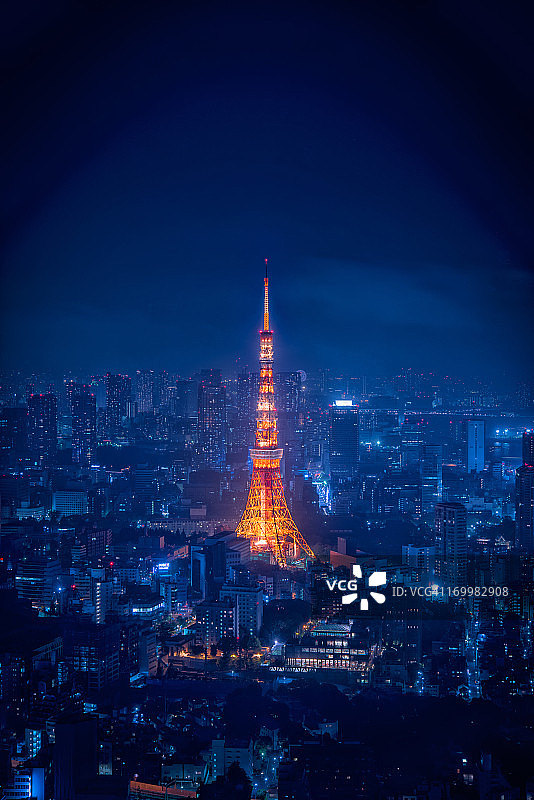 蓝色之夜下的东京图片素材