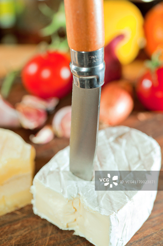 袖珍刀和奶酪面包图片素材