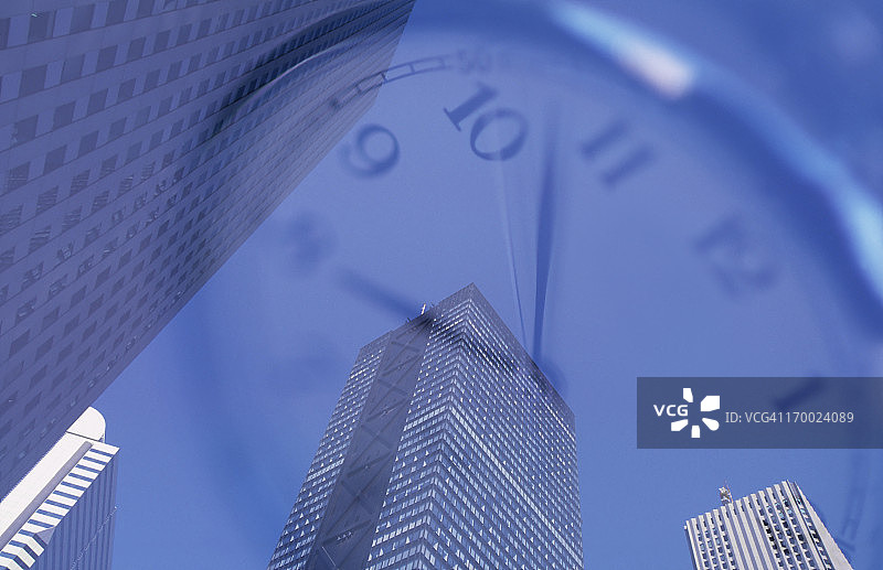 时钟与办公大楼图片素材