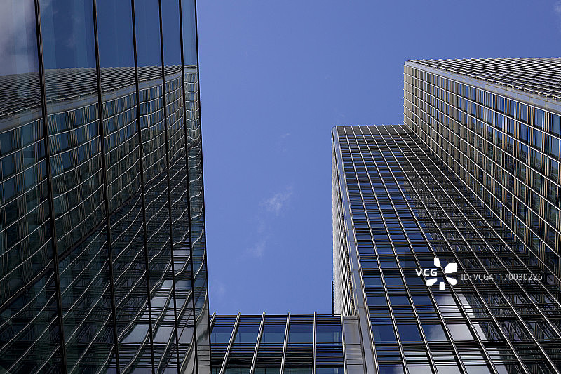 仰望金丝雀码头图片素材