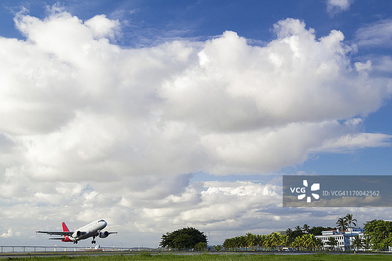 在里约热内卢起飞的飞机图片素材