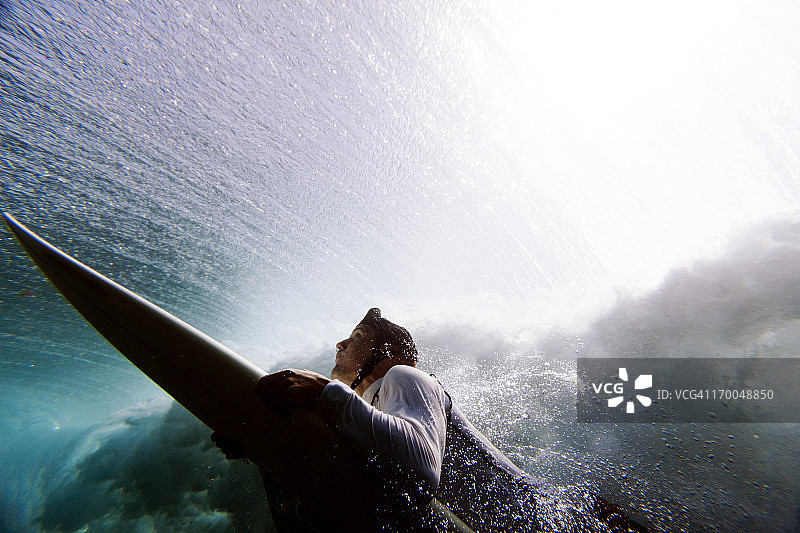 冲浪者潜水图片素材