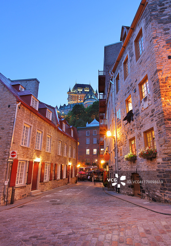 日落时分的下旧魁北克建筑图片素材