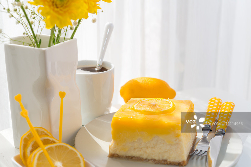 柠檬芝士蛋糕切片图片素材