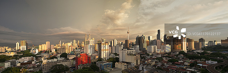 日落前吉隆坡天际线全景图片素材