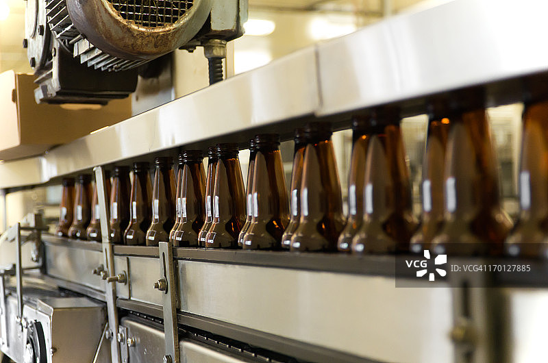 啤酒瓶生产线图片素材