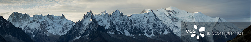 勃朗峰山地图片素材