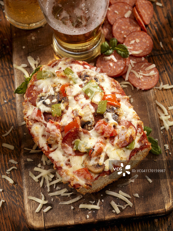 豪华法式面包披萨图片素材