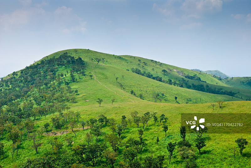 印度班迪布尔的田园绿山图片素材