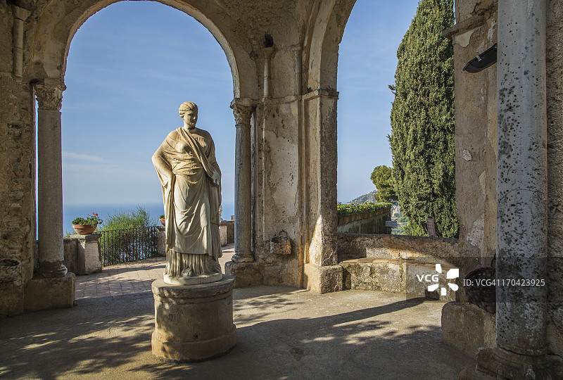 辛波乃别墅的罗马雕像，拉韦洛图片素材