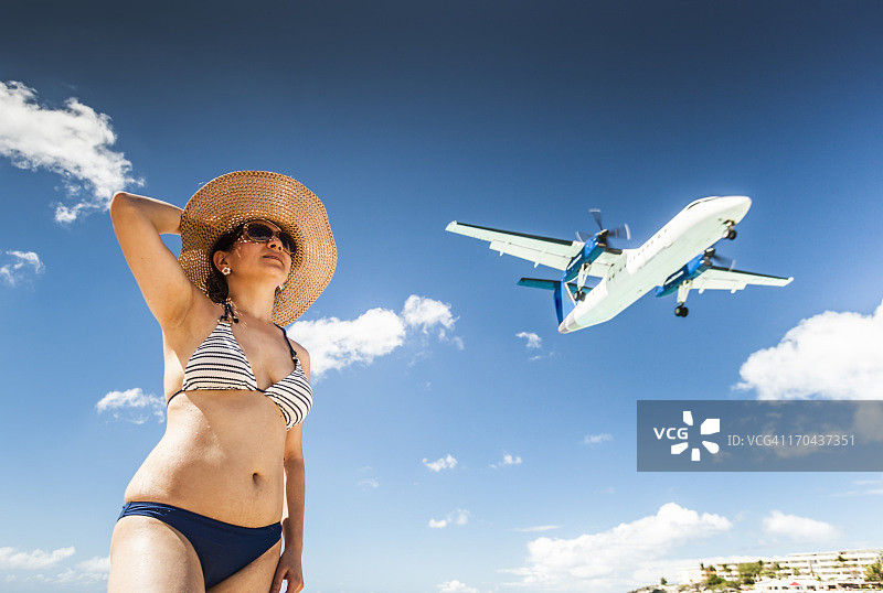 度假中的女人图片素材