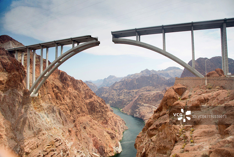 未完工的桥梁图片素材