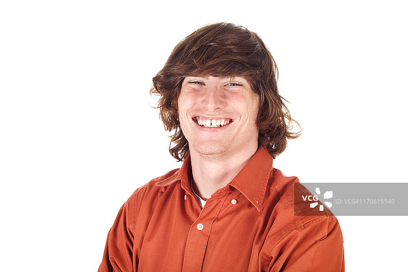 开心的橙衣年轻人图片素材