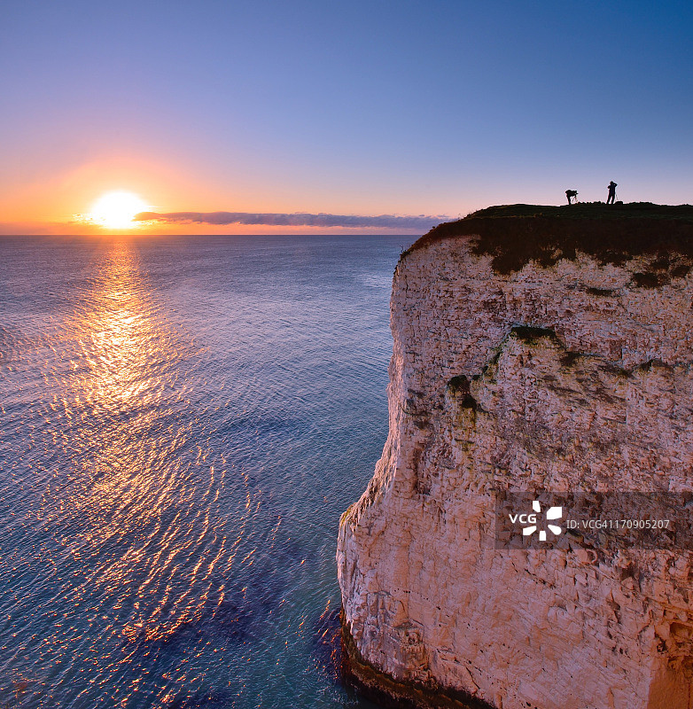 在多塞特郡斯塔德兰黎明时分的摄影师图片素材