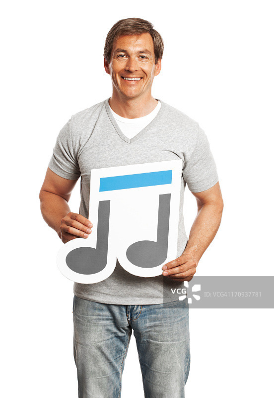 微笑的男人拿着音乐符号，白色背景图片素材