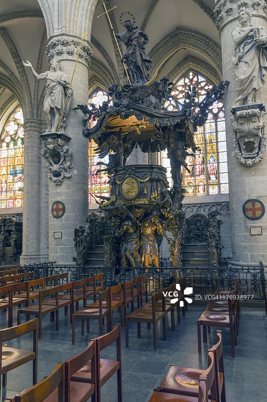 圣米歇尔和圣古都勒主教座堂图片素材