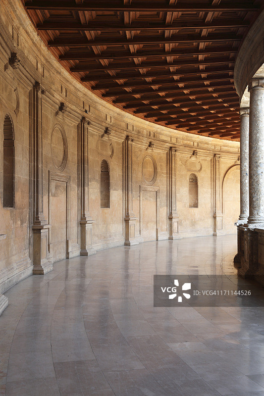 格拉纳达阿尔罕布拉宫卡洛斯五世宫的拱门图片素材