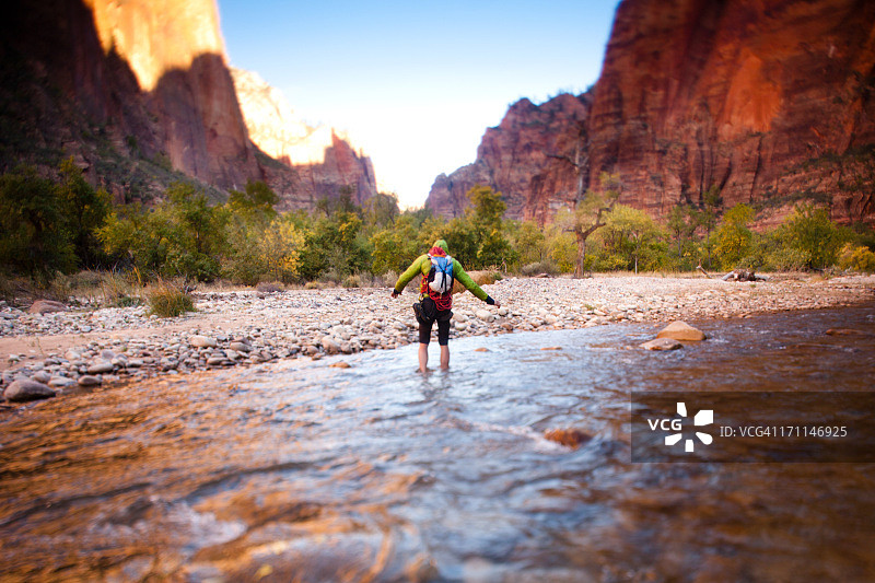 锡安国家公园徒步旅行图片素材
