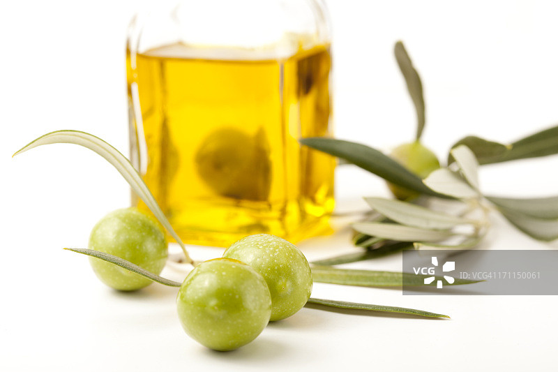 瓶装橄榄与橄榄油图片素材