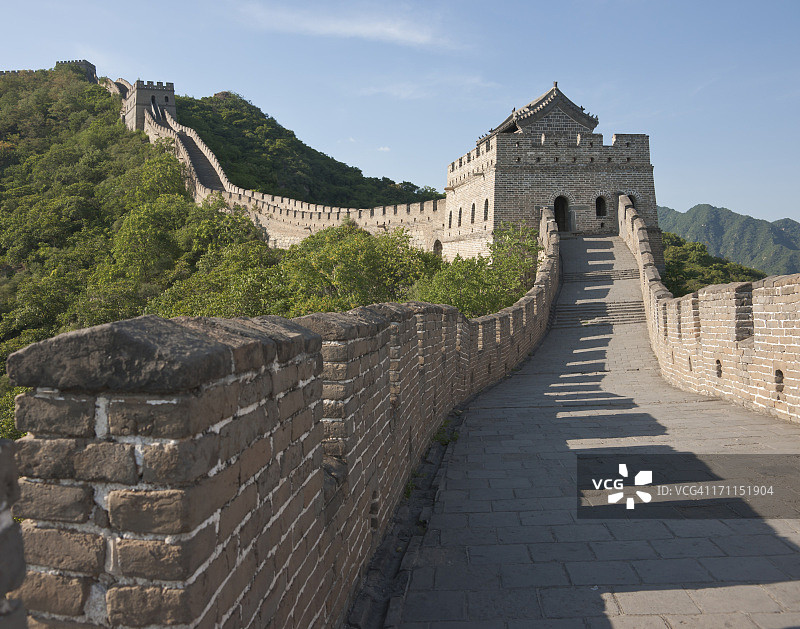 中国长城与三座烽火台图片素材