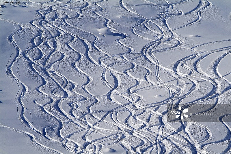 瑞士劳琴塔尔雪地滑雪道图片素材