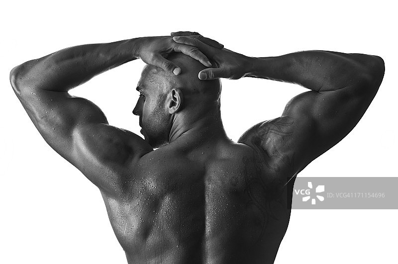 健壮的男人，未穿上衣图片素材