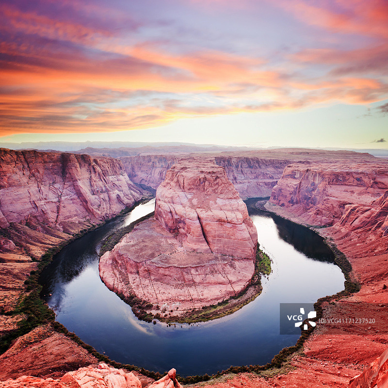 日落时分的马蹄湾图片素材