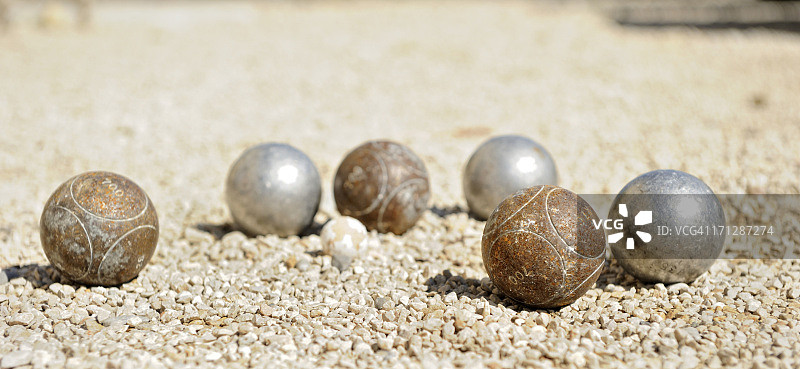 普罗旺斯滚地球的低角度视图图片素材