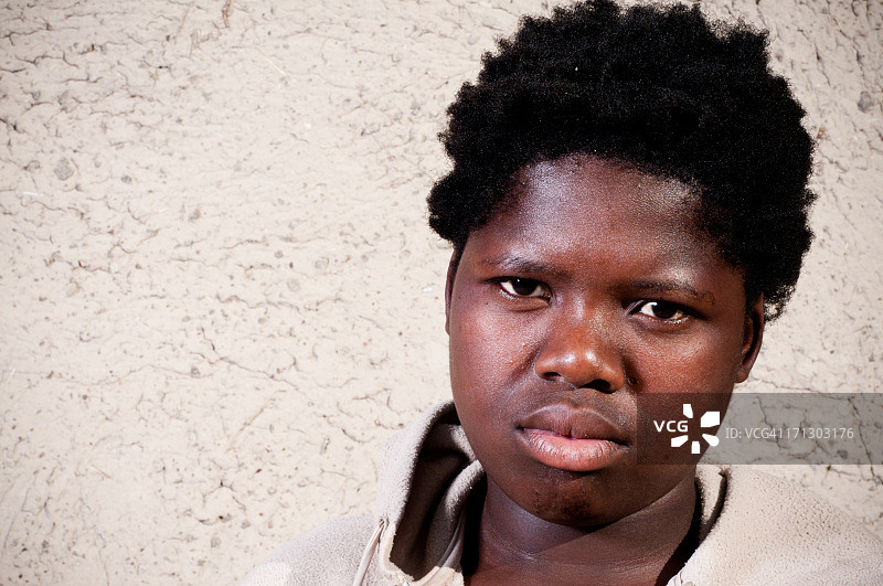 年轻的非洲女孩图片素材