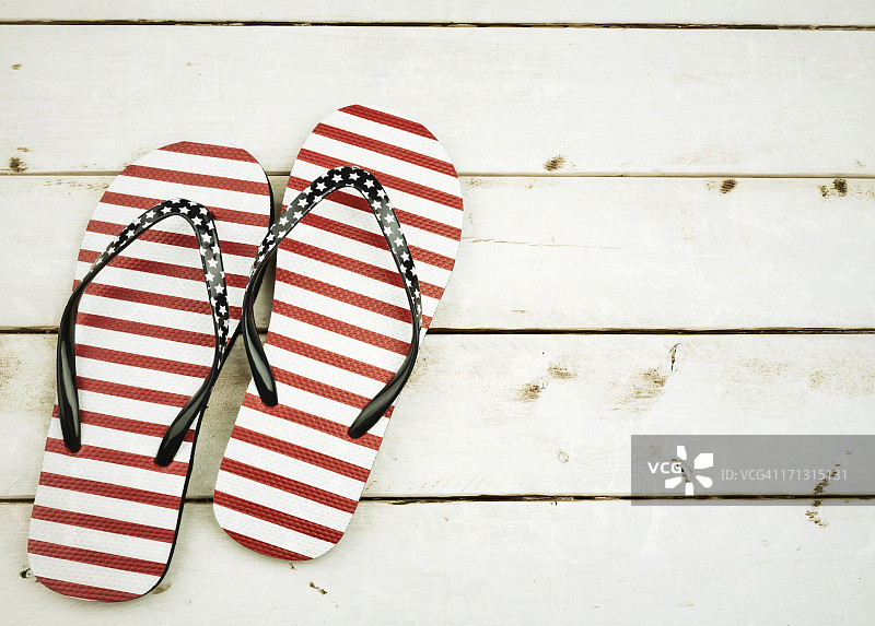 带复制空间的复古风人字拖图片素材