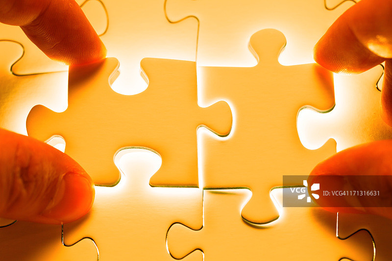 合作解谜图片素材