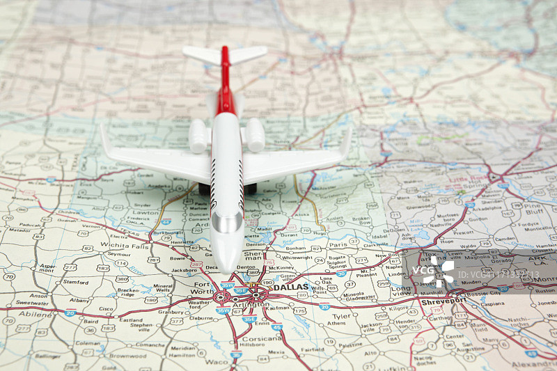 带有飞机的德克萨斯州达拉斯市地图图片素材