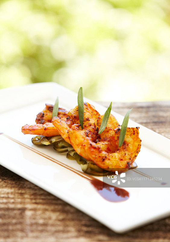 户外餐厅烤虾图片素材