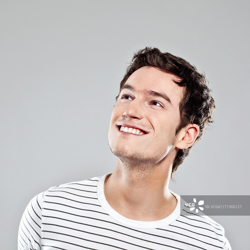 年轻男性的肖像图片素材