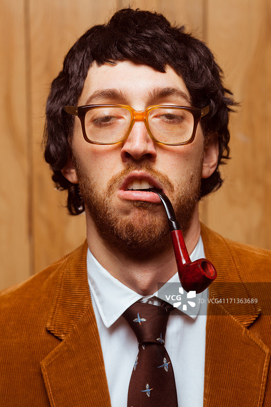 滑稽的1970年代大学教授学校证件照图片素材