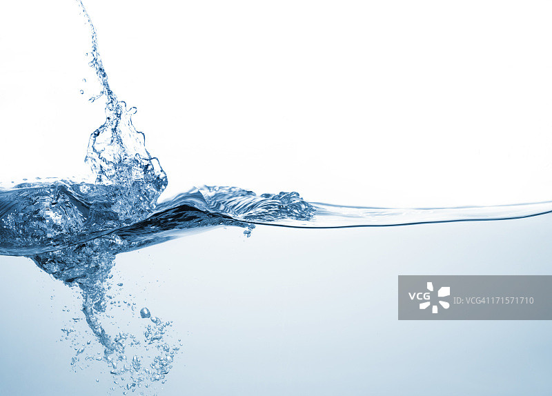 清澈流动的蓝色水波纹图片素材