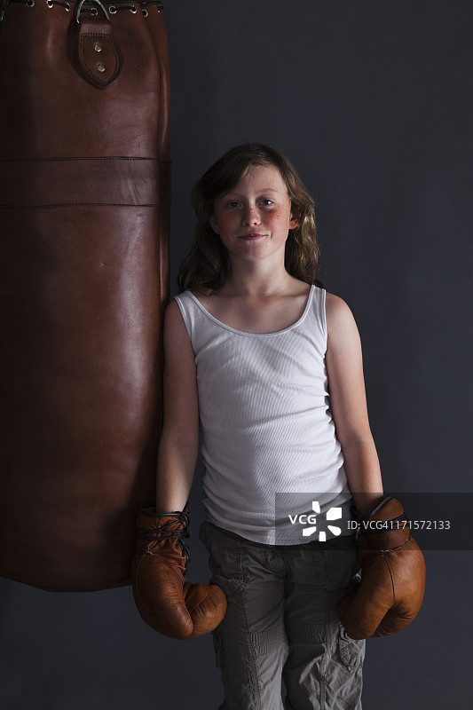 年轻女拳击手图片素材