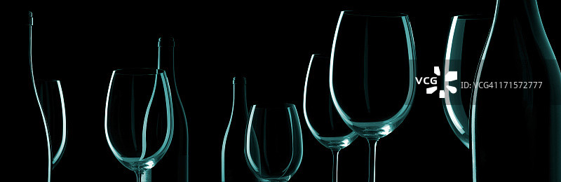 葡萄酒瓶和酒杯图片素材