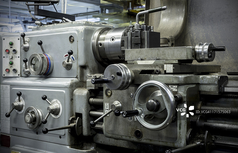机械工业旧机床车床图片素材