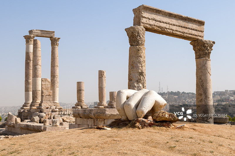 约旦安曼城堡的大力士神庙图片素材